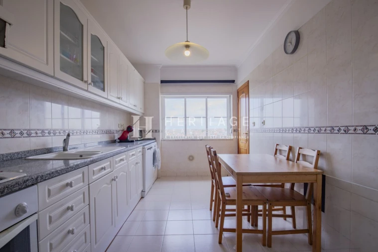 Apartamento T2 para Venda em Corroios Foto 9