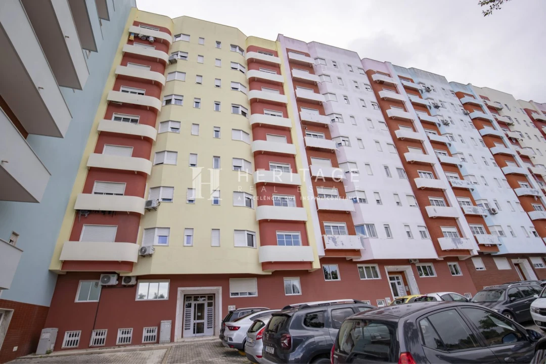 Apartamento T2 para Venda em Corroios Foto 2