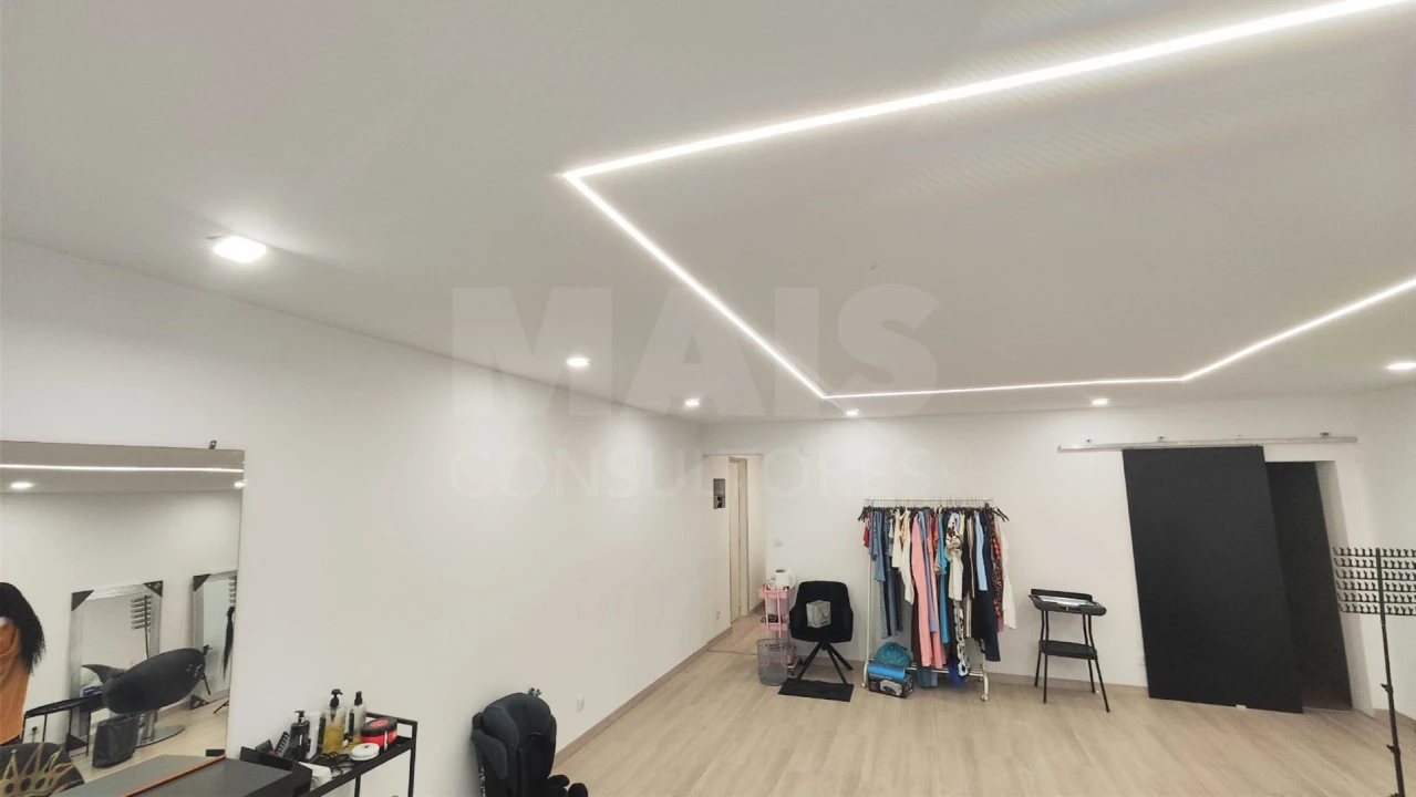 Prédio para Venda em Camarate, Unhos e Apelação Foto 4