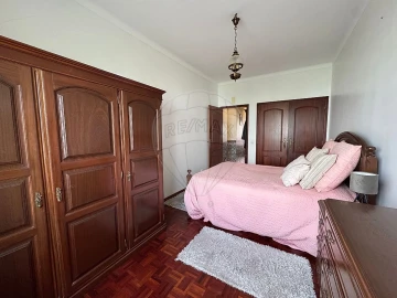 Apartamento T3 para Arrendamento em Marvila, Ribeira Santarém, São Salvador, São Nicolau