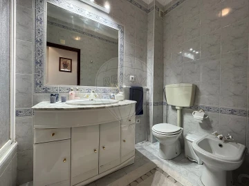 Apartamento T3 para Arrendamento em Marvila, Ribeira Santarém, São Salvador, São Nicolau