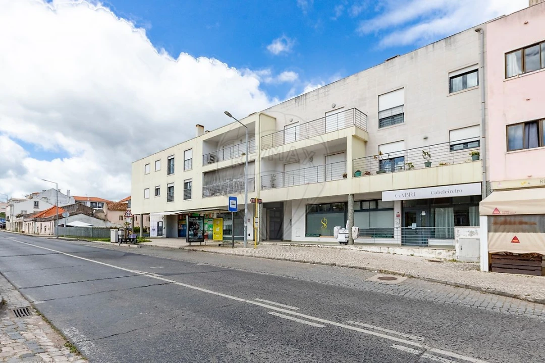 Apartamento T3 para Arrendamento em Loures Foto 1