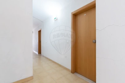 Apartamento T3 para Arrendamento em Loures