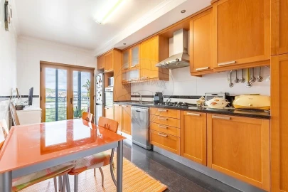 Apartamento T3 para Arrendamento em Loures