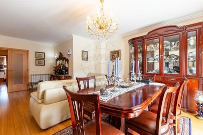 Apartamento T3 para Arrendamento em Loures