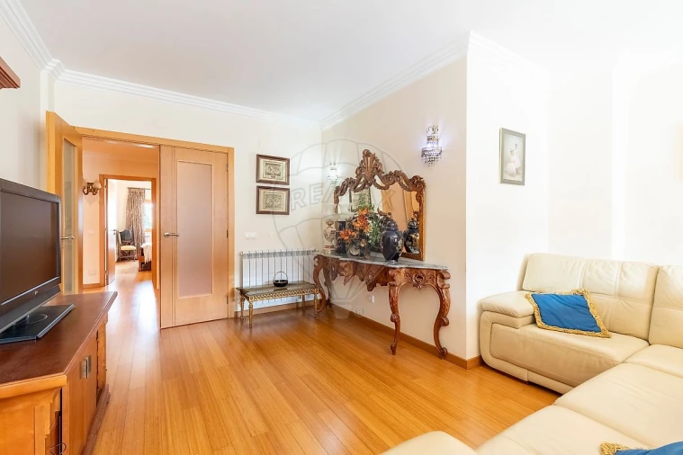 Apartamento T3 para Arrendamento em Loures Foto 3