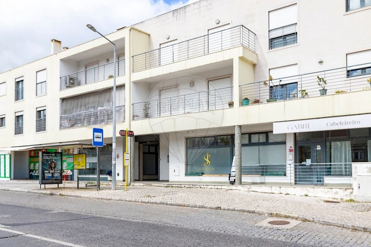 Apartamento T3 para Arrendamento em Loures Foto 25