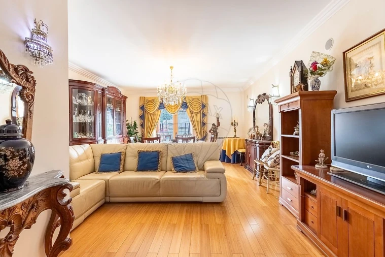 Apartamento T3 para Arrendamento em Loures Foto 2