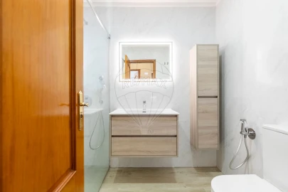 Apartamento T2 para Venda em Santa Maria, São Pedro e Matacães