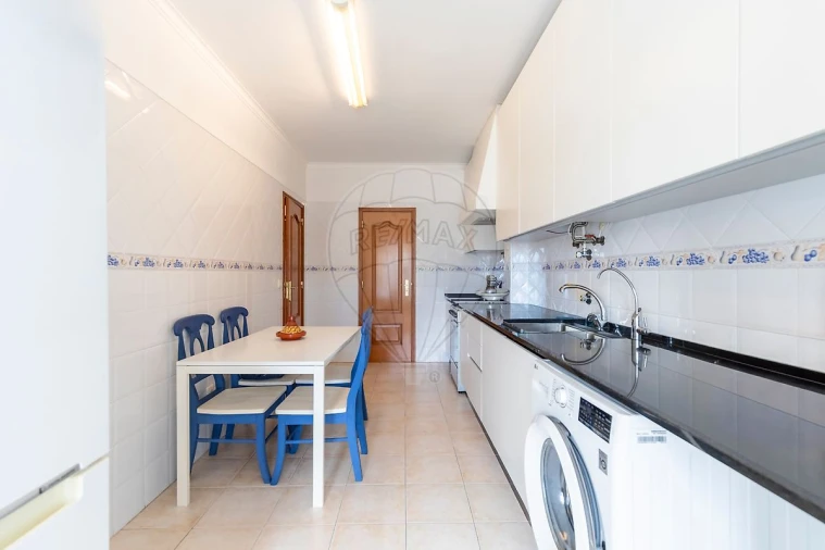 Apartamento T2 para Venda em Santa Maria, São Pedro e Matacães Foto 3