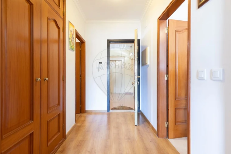 Apartamento T2 para Venda em Santa Maria, São Pedro e Matacães Foto 19