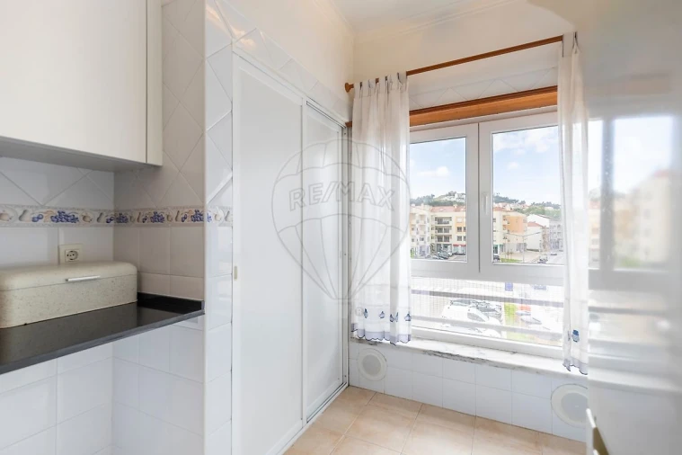 Apartamento T2 para Venda em Santa Maria, São Pedro e Matacães Foto 4