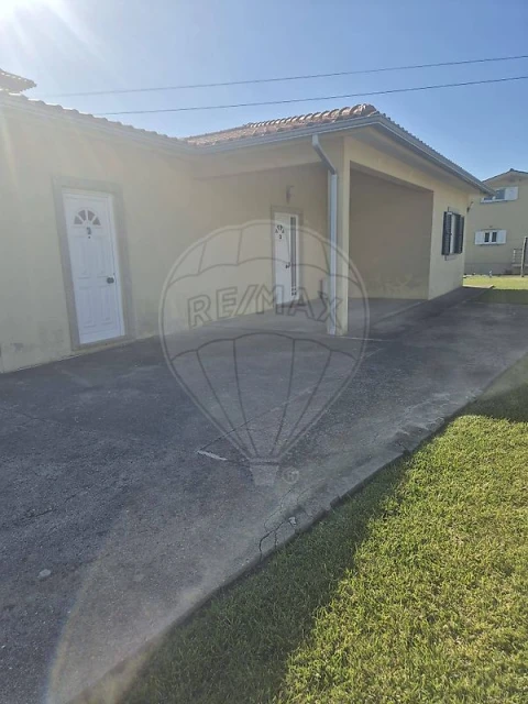 Moradia T3 para Venda em Loureiro