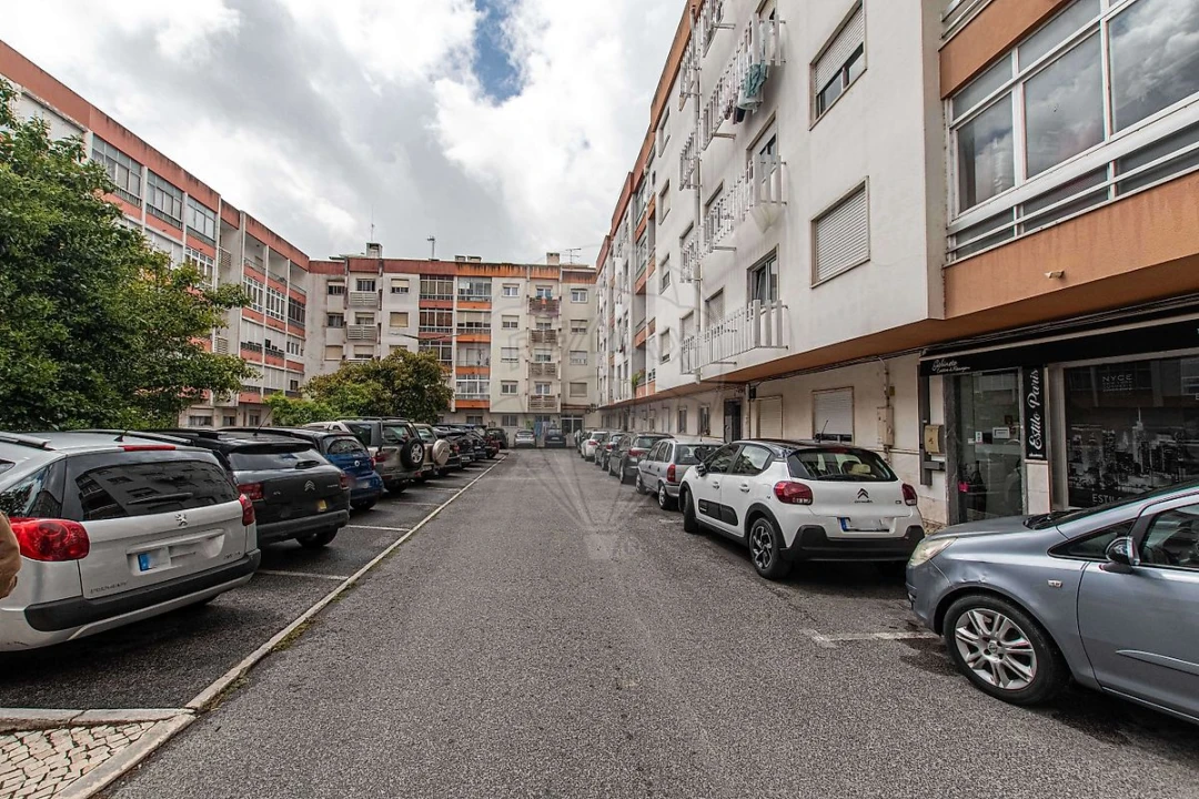 Apartamento T2 para Venda em Queluz e Belas Foto 19