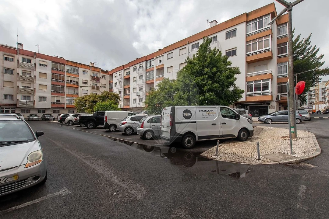 Apartamento T2 para Venda em Queluz e Belas Foto 16