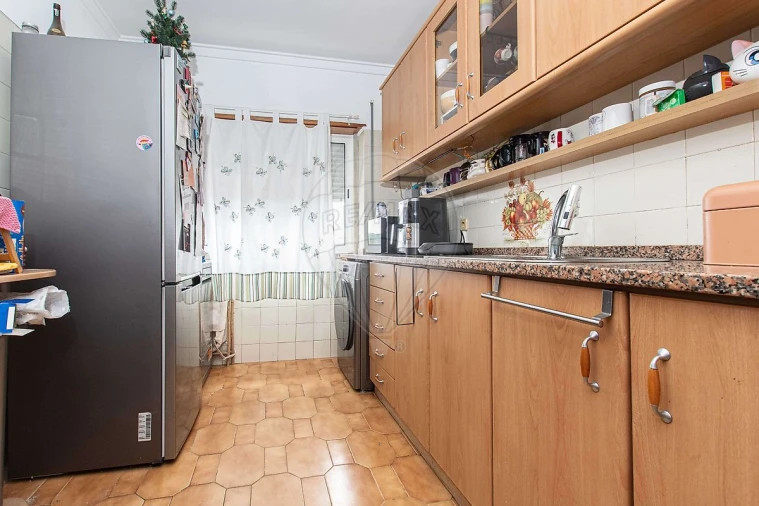 Apartamento T2 para Venda em Queluz e Belas Foto 9