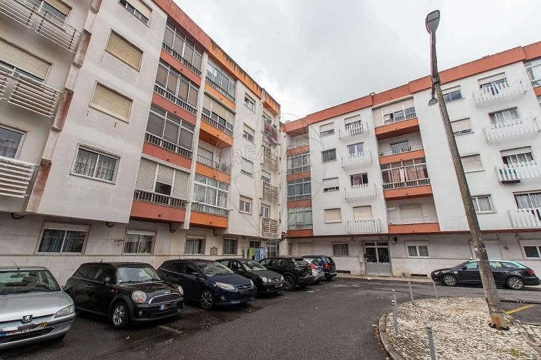 Apartamento T2 para Venda em Queluz e Belas Foto 18