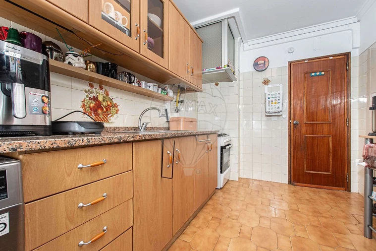 Apartamento T2 para Venda em Queluz e Belas Foto 8