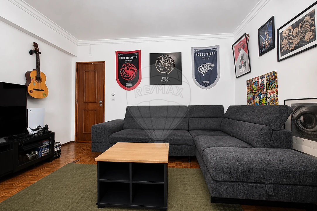 Apartamento T2 para Venda em Queluz e Belas Foto 3