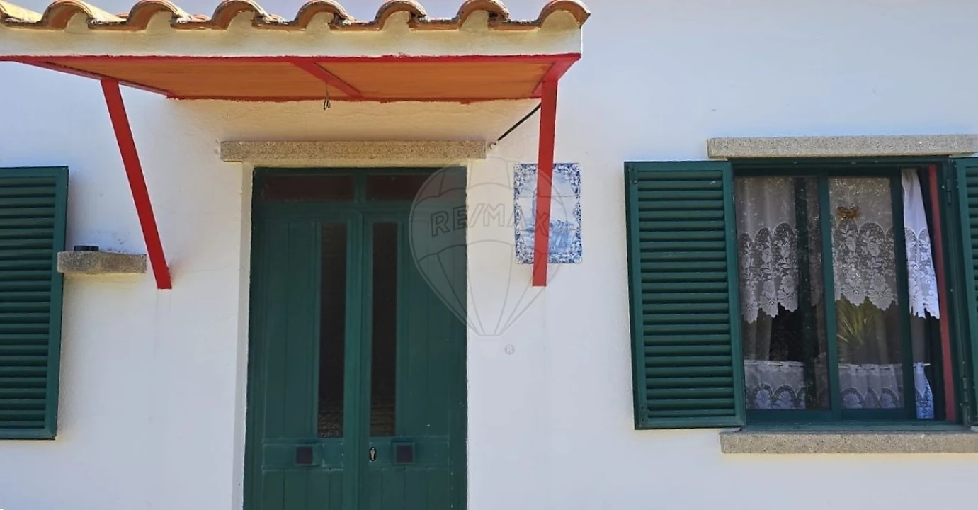 Moradia T2 para Venda em Esperança Foto 1