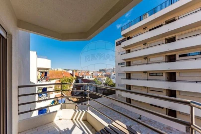 Apartamento T0 para Venda em Costa da Caparica