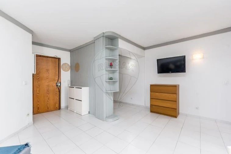 Apartamento T0 para Venda em Costa da Caparica Foto 2