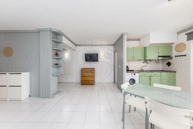 Apartamento T0 para Venda em Costa da Caparica Foto 15