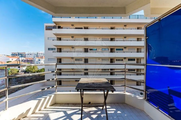 Apartamento T0 para Venda em Costa da Caparica Foto 19