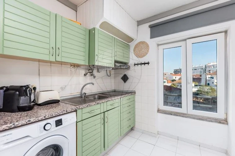 Apartamento T0 para Venda em Costa da Caparica Foto 3