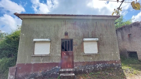 Moradia T4 para Venda em Chão de Couce