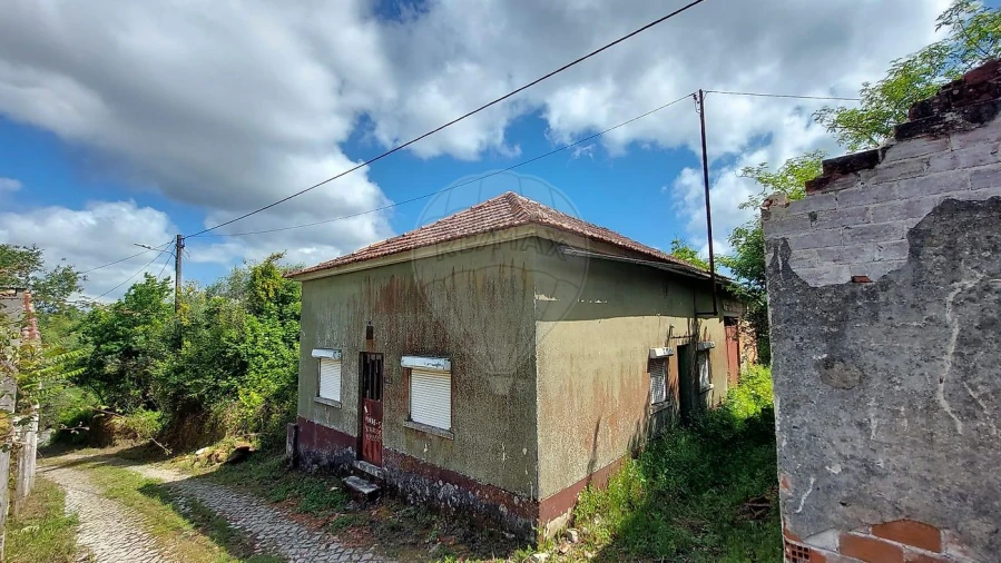 Moradia T4 para Venda em Chão de Couce Foto 3