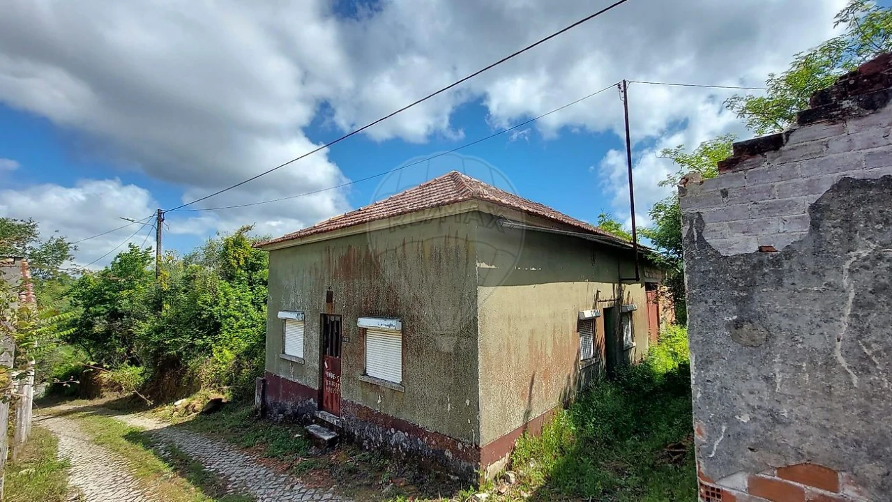 Moradia T4 para Venda em Chão de Couce Foto 3
