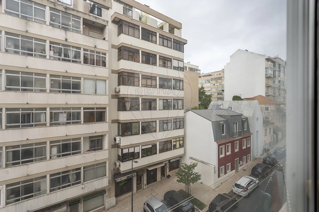 Apartamento T1 para Venda em Ajuda Foto 8