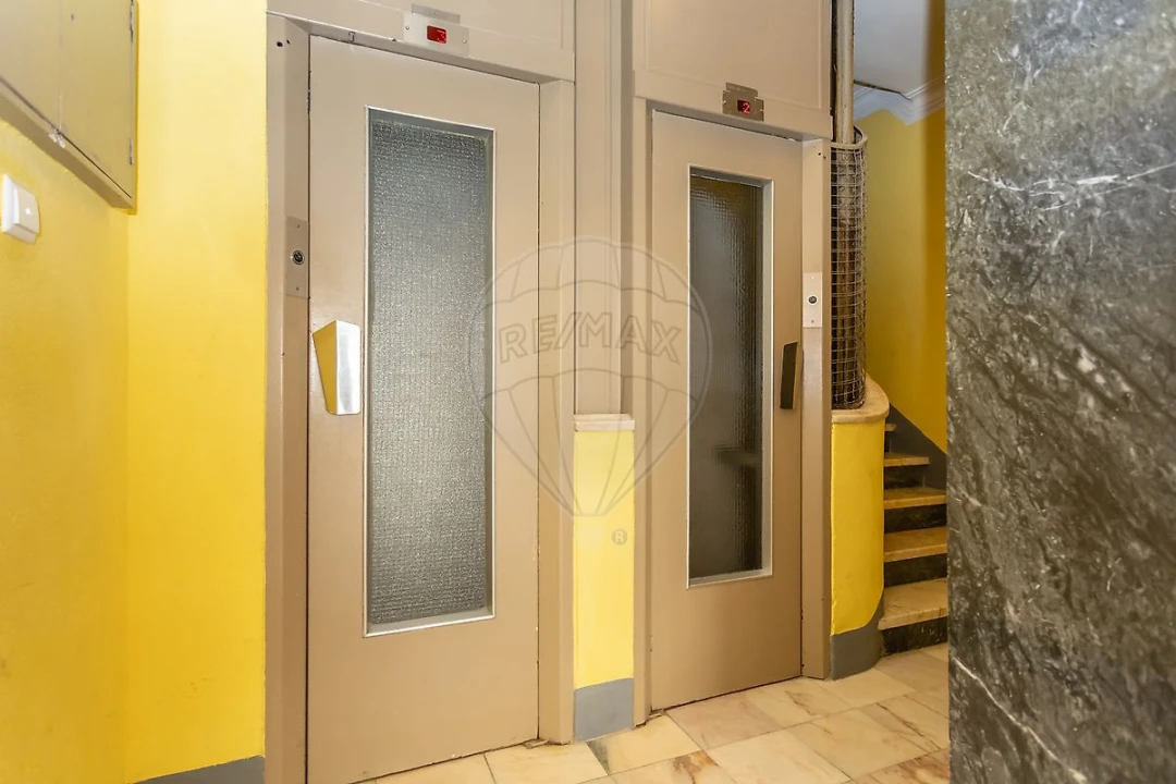 Apartamento T1 para Venda em Ajuda Foto 21