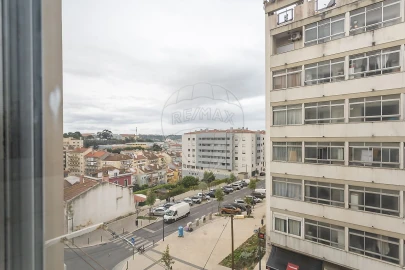 Apartamento T1 para Venda em Ajuda
