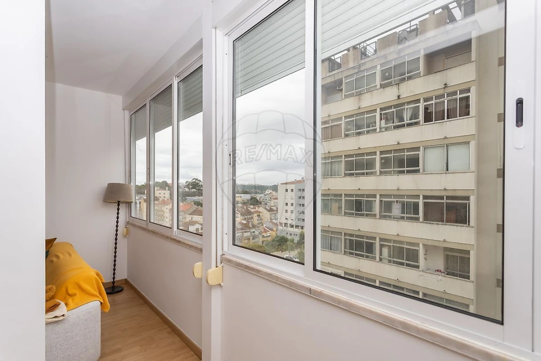 Apartamento T1 para Venda em Ajuda Foto 18