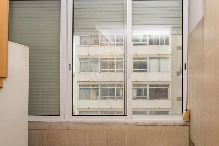 Apartamento T1 para Venda em Ajuda Foto 12
