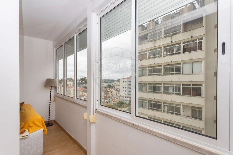 Apartamento T1 para Venda em Ajuda Foto 18