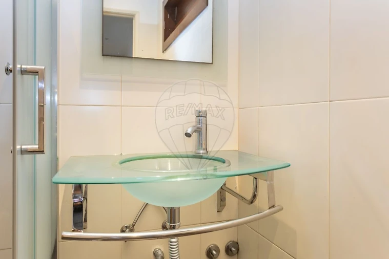 Apartamento T1 para Venda em Ajuda Foto 9
