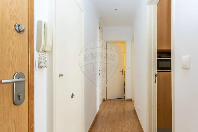 Apartamento T1 para Venda em Ajuda Foto 11