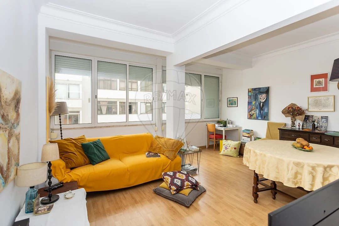 Apartamento T1 para Venda em Ajuda Foto 16