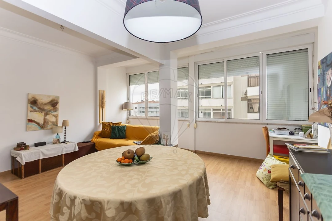 Apartamento T1 para Venda em Ajuda Foto 19