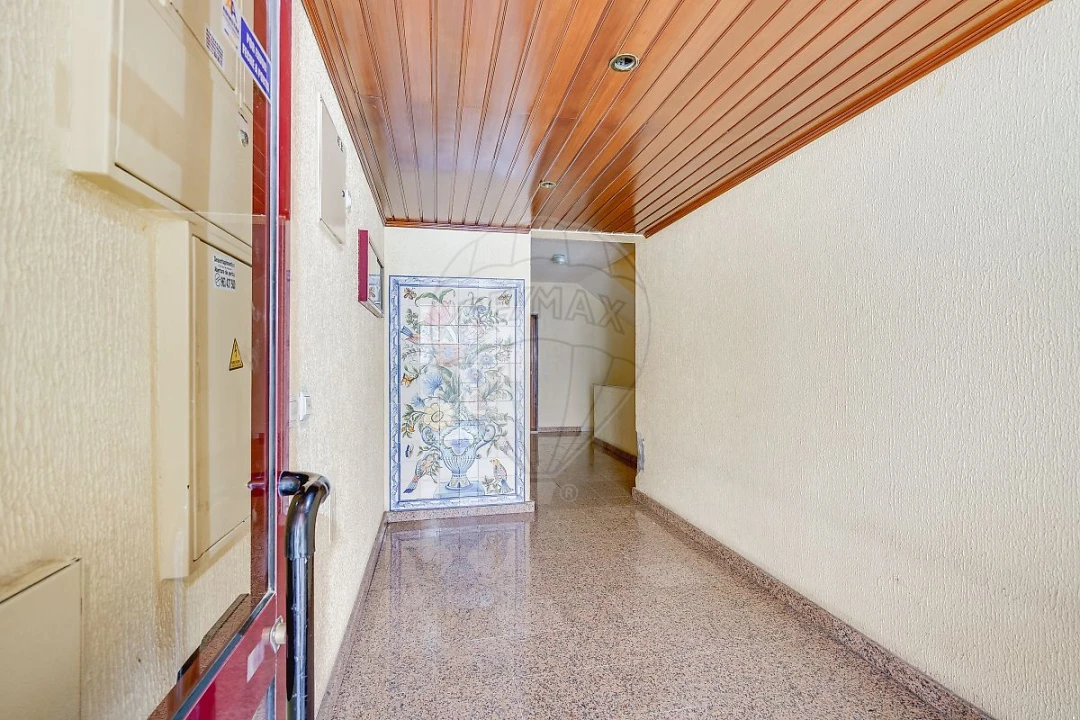 Apartamento T2 para Venda em Algueirão-Mem Martins Foto 5