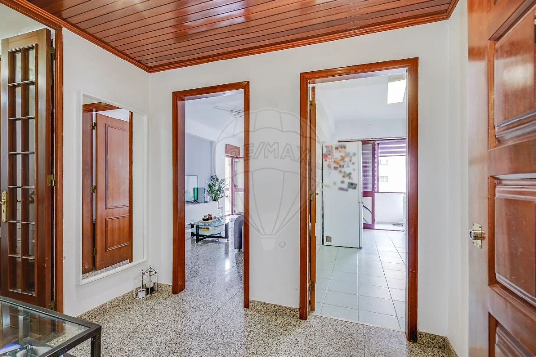 Apartamento T2 para Venda em Algueirão-Mem Martins Foto 7