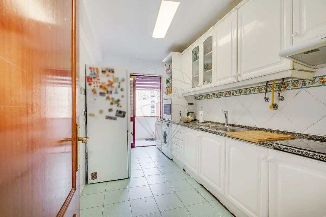 Apartamento T2 para Venda em Algueirão-Mem Martins Foto 1