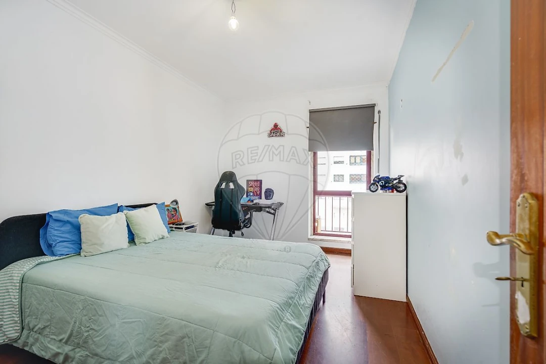 Apartamento T2 para Venda em Algueirão-Mem Martins Foto 13