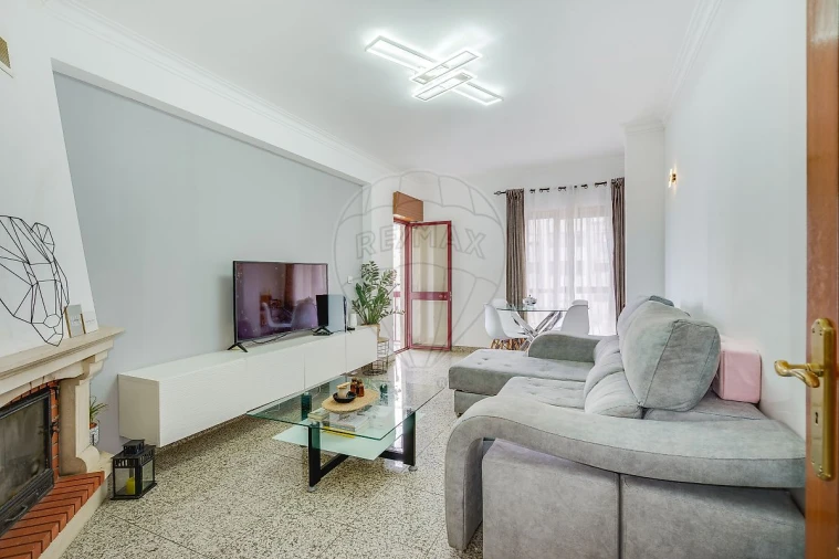 Apartamento T2 para Venda em Algueirão-Mem Martins Foto 9