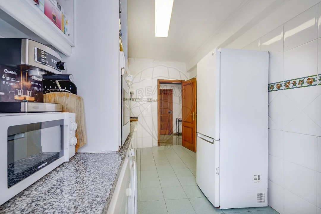 Apartamento T2 para Venda em Algueirão-Mem Martins Foto 6