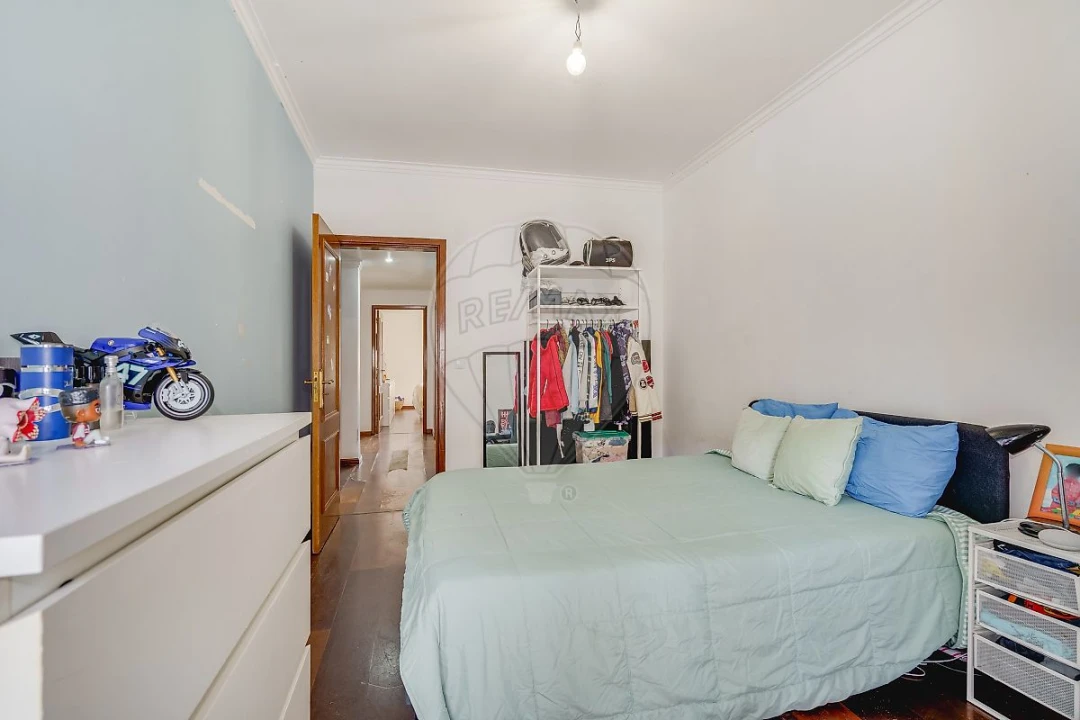 Apartamento T2 para Venda em Algueirão-Mem Martins Foto 14