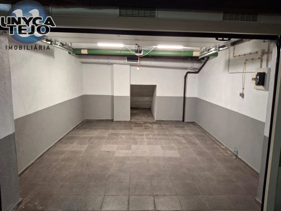 Garagem para Arrendamento em Almada, Cova da Piedade, Pragal e Cacilhas Foto 15